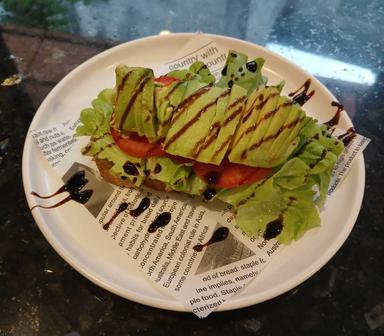 Bruschetta with Avocado and Cream Cheese