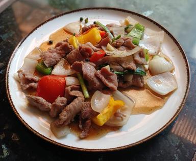 Stir-Fried Beef with Oyster Sauce