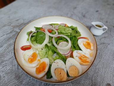 Eggs Salad with Olive Oil 