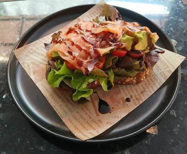 Bruschetta with Smoked Salmon