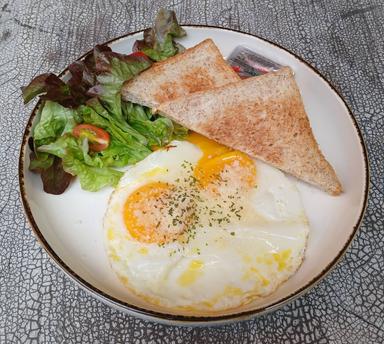 Fried egg with Parmesan + Toast