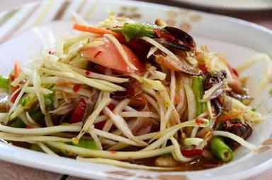 Papaya Salad with crab & fermented fish 