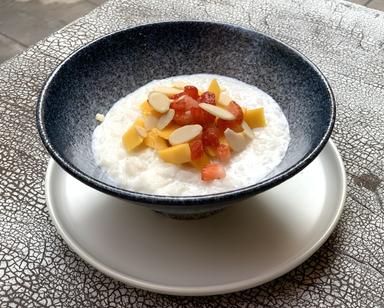 Rice porridge with Coconut milk