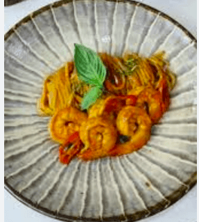 Spaghetti red curry with shrimp