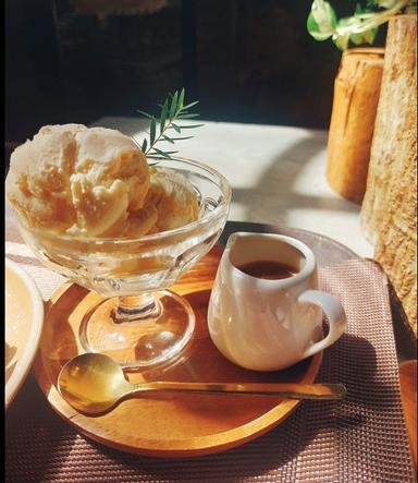 Espresso Affogato (Сoffee with ice - cream)