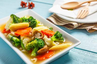 Stir-fried mixed vegetables with oyster sauce